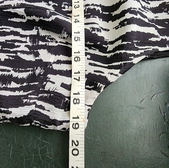 Ann Taylor Sleeveless Round Neck Black & White Fully Lined100% Silk Dress Size10 - Picture 7 of 7